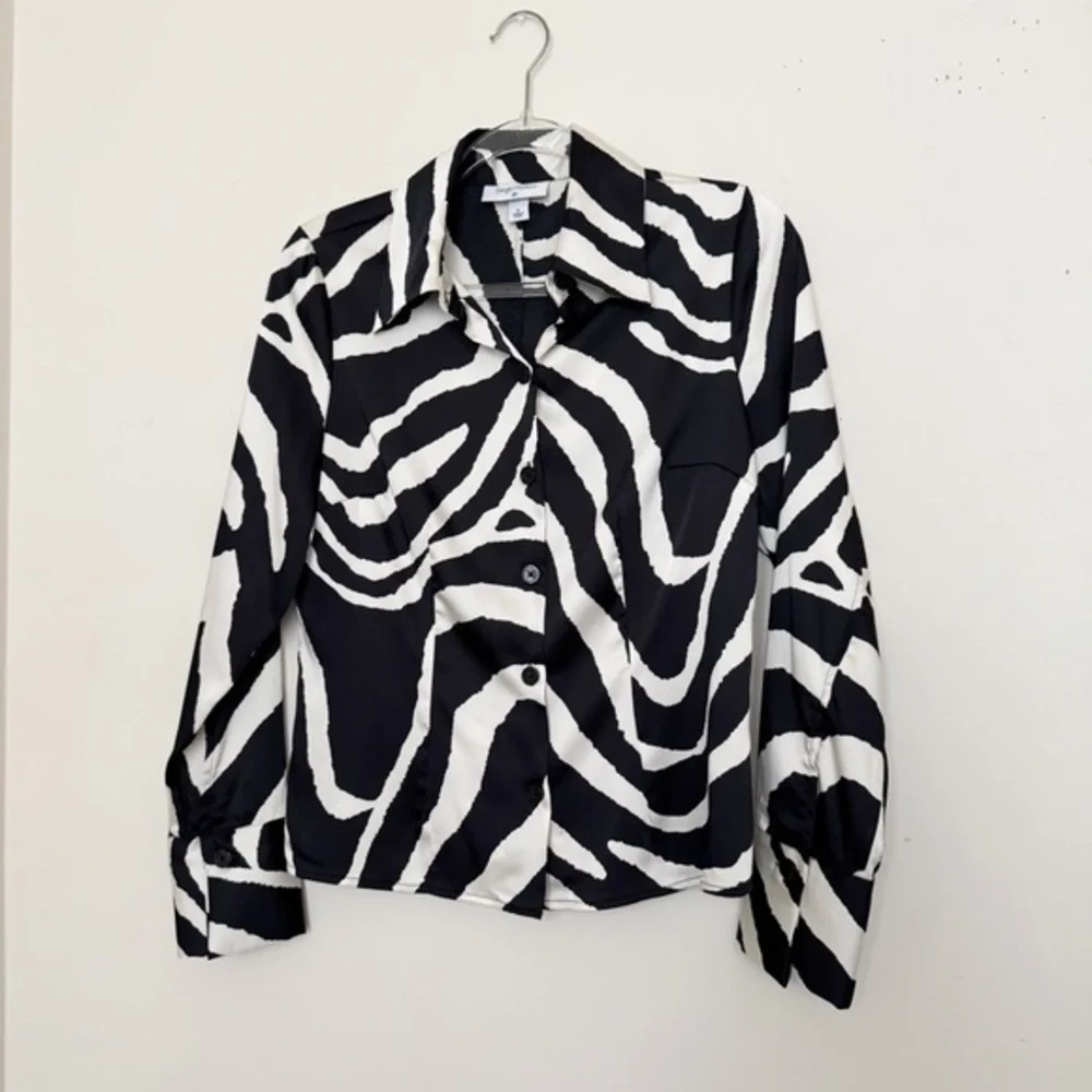 Women's Black and White Button Down Shirt